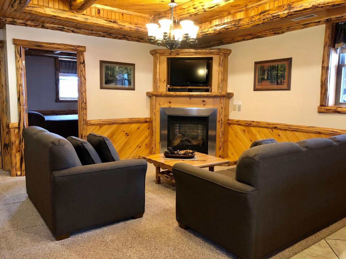 Sojourner'S Lodge & Log Cabin Suites Dundee Exterior photo