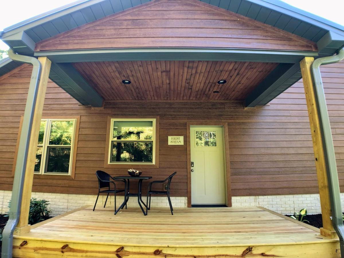 Sojourner'S Lodge & Log Cabin Suites Dundee Exterior photo