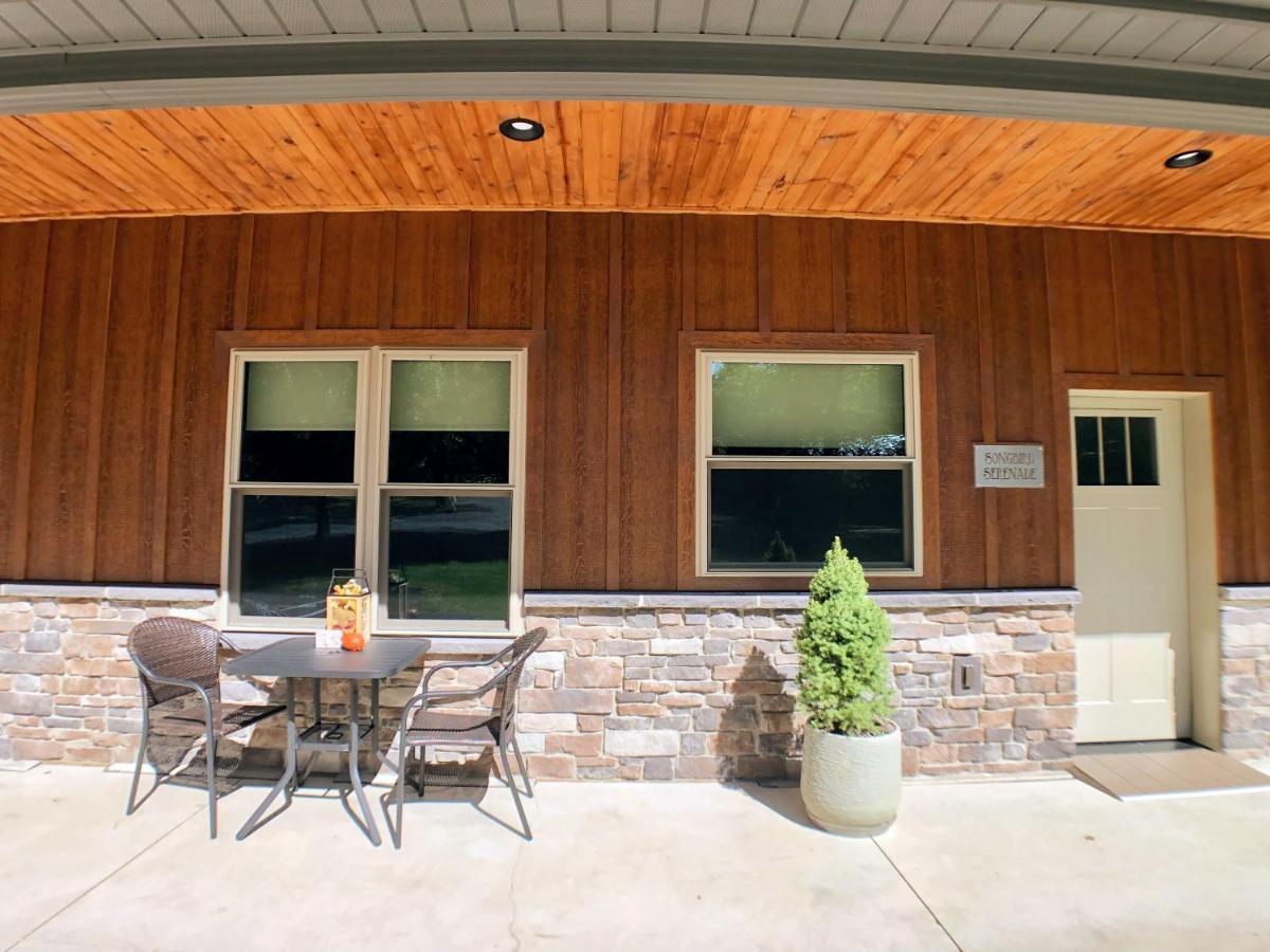 Sojourner'S Lodge & Log Cabin Suites Dundee Exterior photo