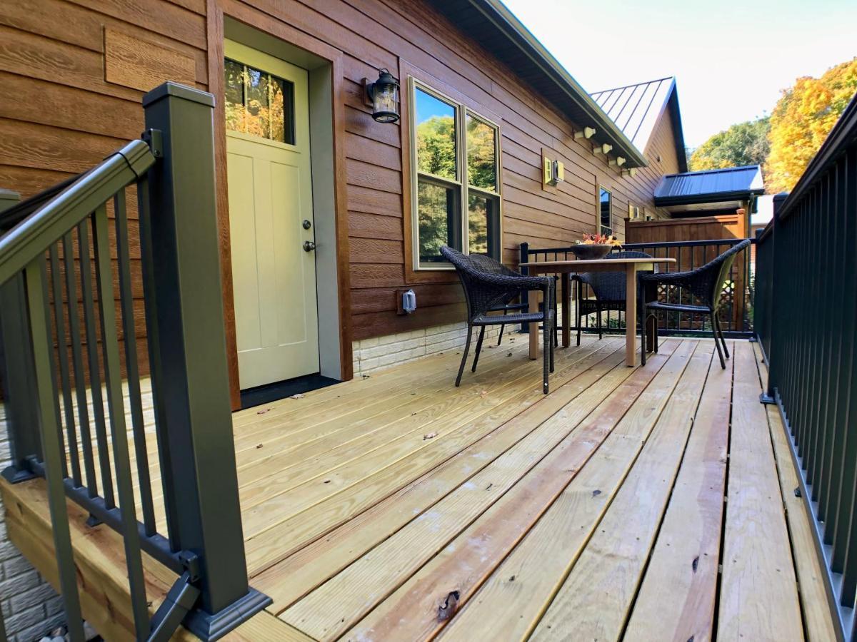 Sojourner'S Lodge & Log Cabin Suites Dundee Exterior photo