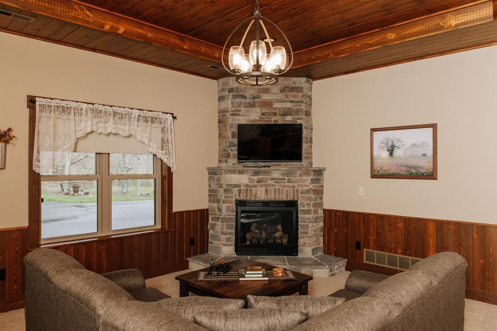 Sojourner'S Lodge & Log Cabin Suites Dundee Exterior photo