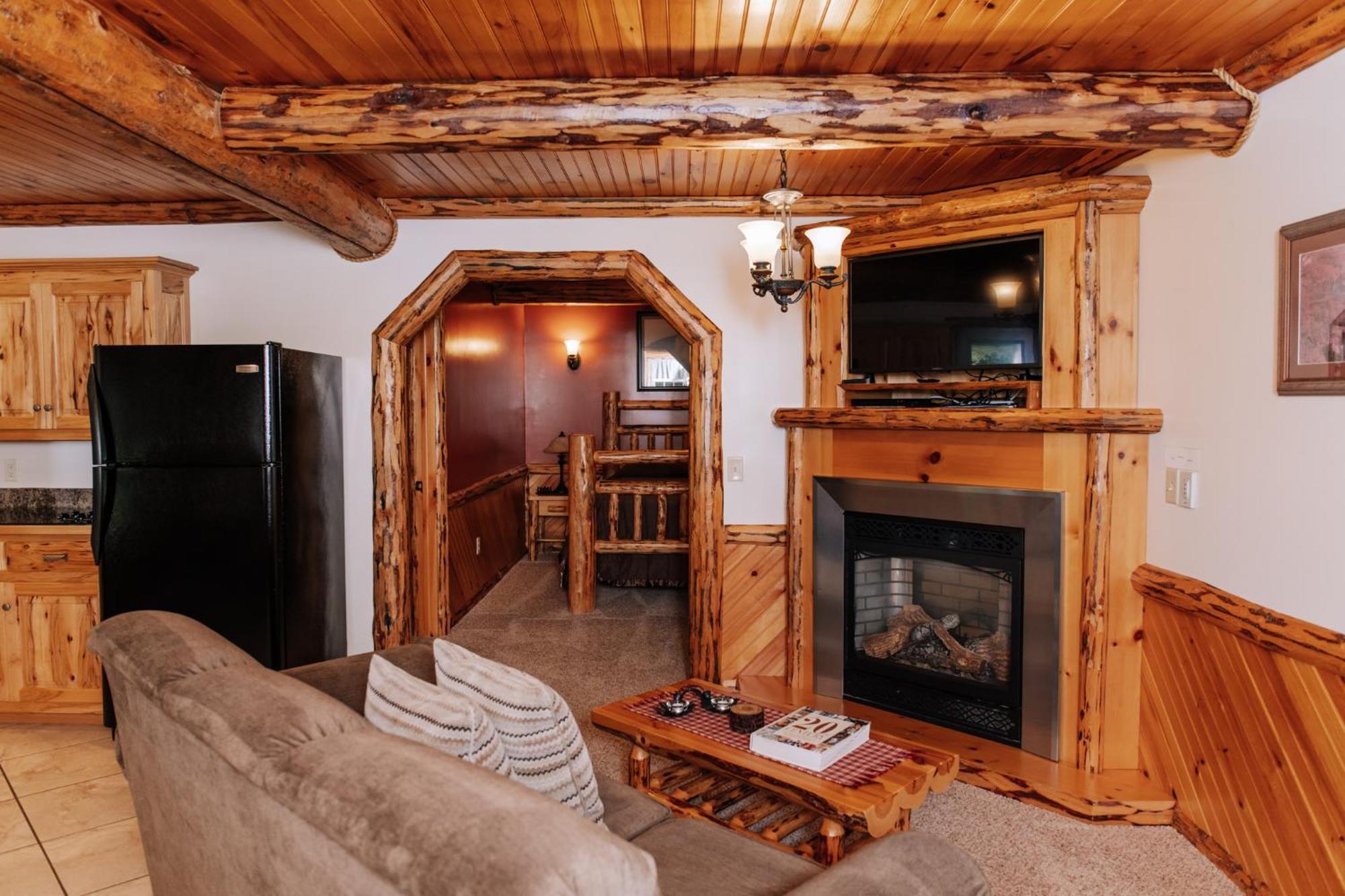Sojourner'S Lodge & Log Cabin Suites Dundee Exterior photo